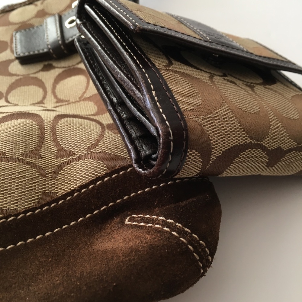 {Coach} Signature Handbag with Wallet - Picture 4 of 8